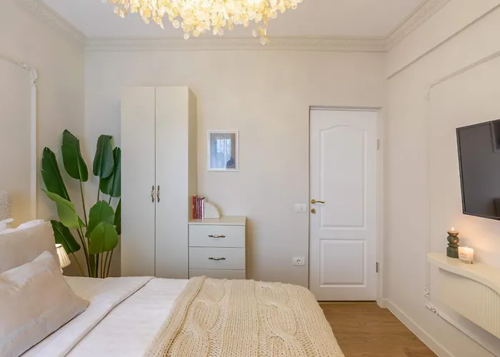 Maison Elysee - An Elegant Apartment In Piata Romana