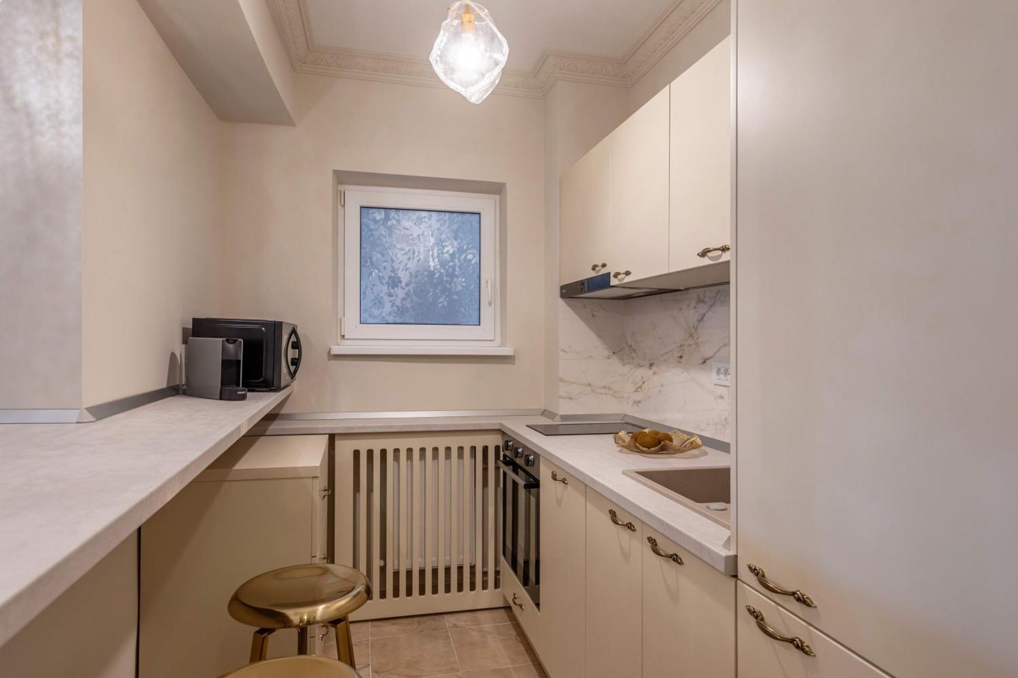 Maison Elysee - An Elegant In Piata Romana Apartment Bucharest