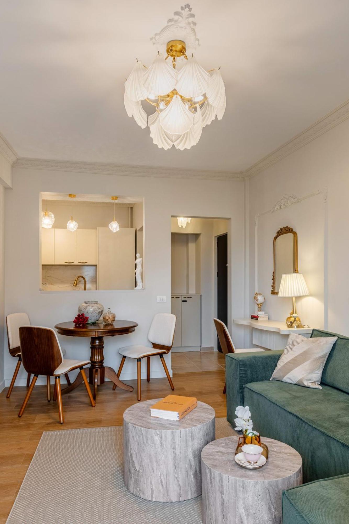 Appartamento Maison Elysee - An Elegant In Piata Romana Bucarest