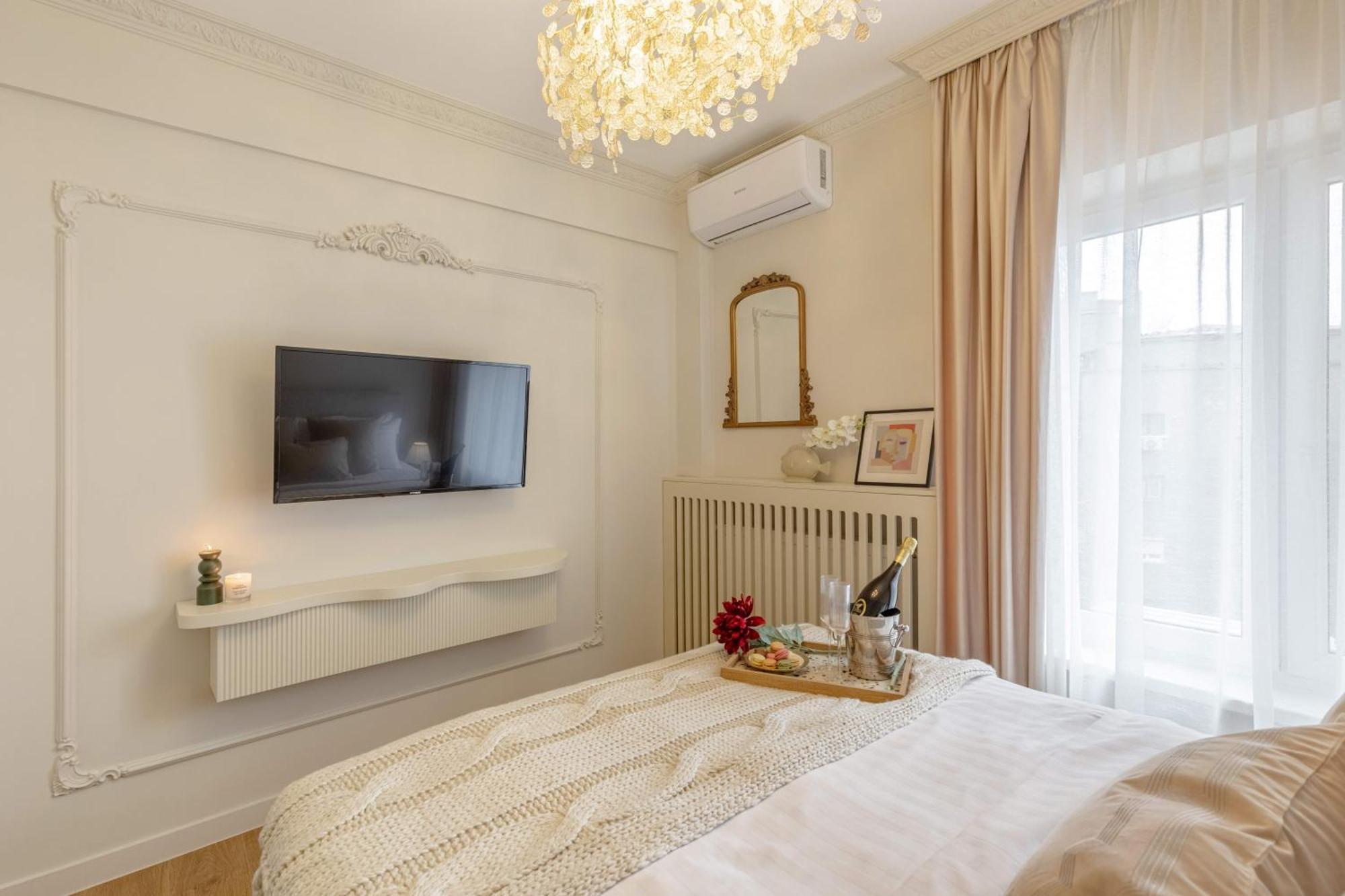 Maison Elysee - An Elegant In Piata Romana Appartamento *